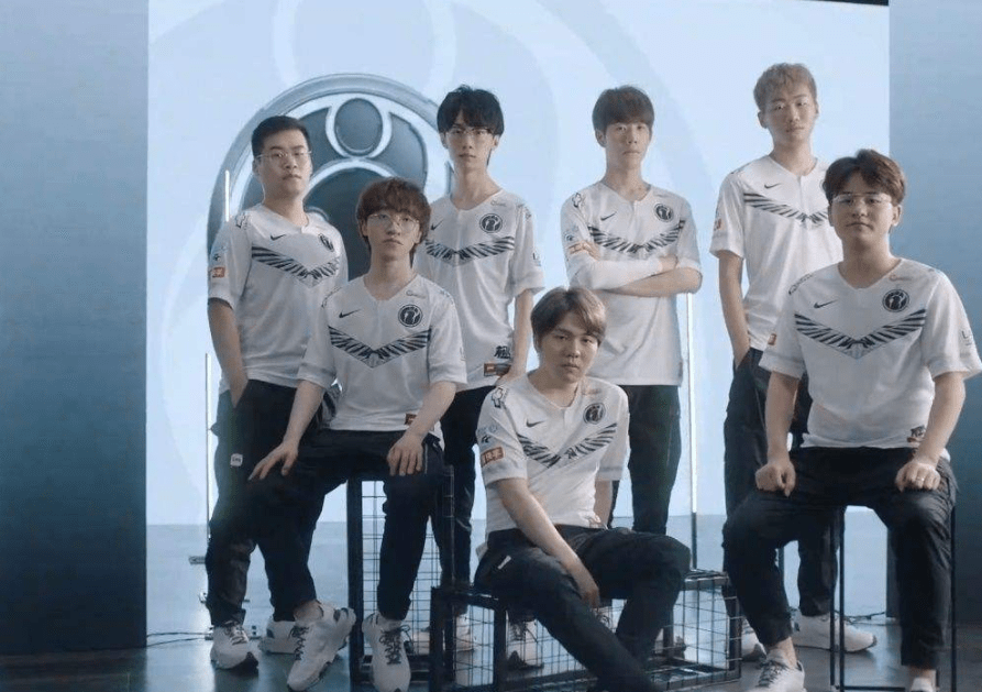 头在纸面上 头在纸面上